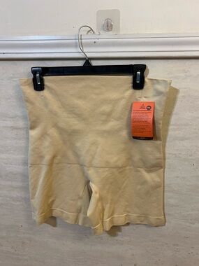 NWT- ATTLADY High-Waisted Seamless Shapewear Shorts Nude/Beige